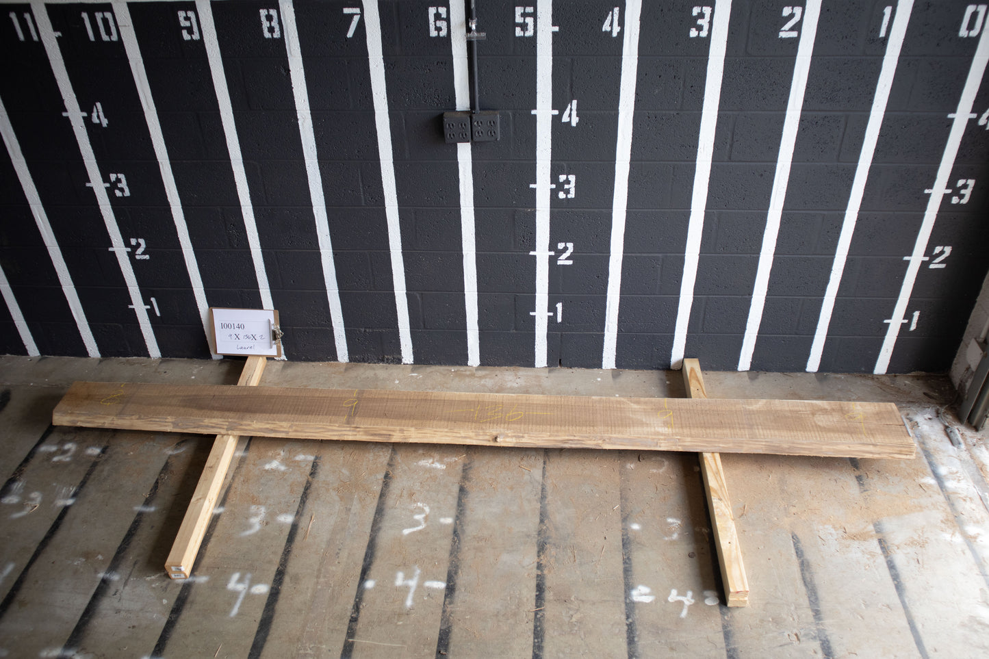 8/4 Laurel <br> 136" x 9" x 2" <br> I00140