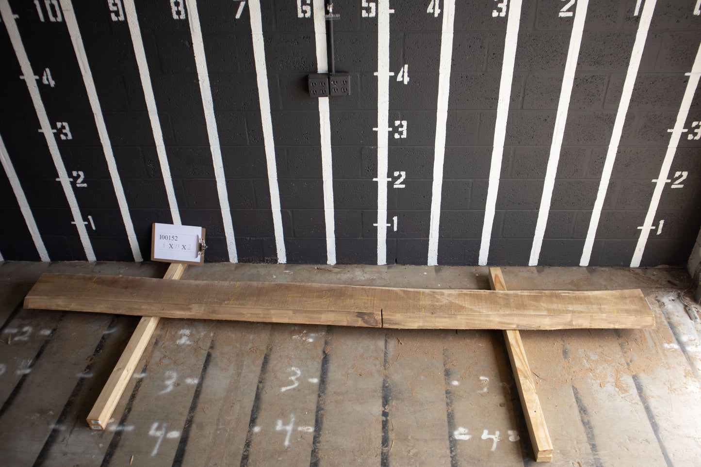 8/4 Laurel <br> 133" x 8" x 2" <br> I00152