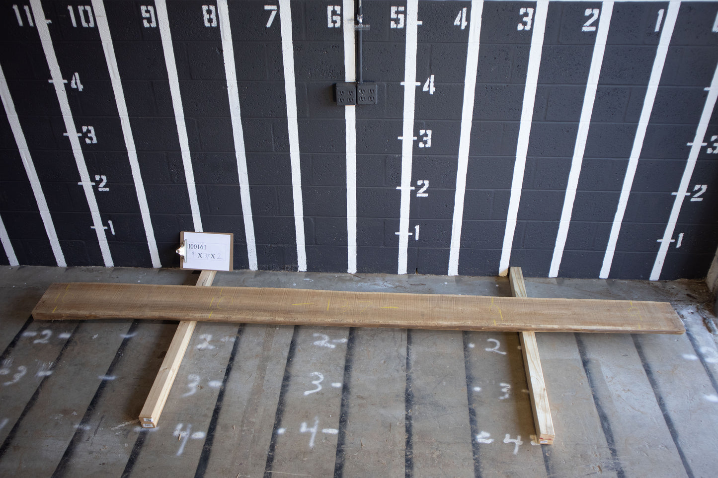 Laurel <br> 137" x 9" x 2" <br> I00161