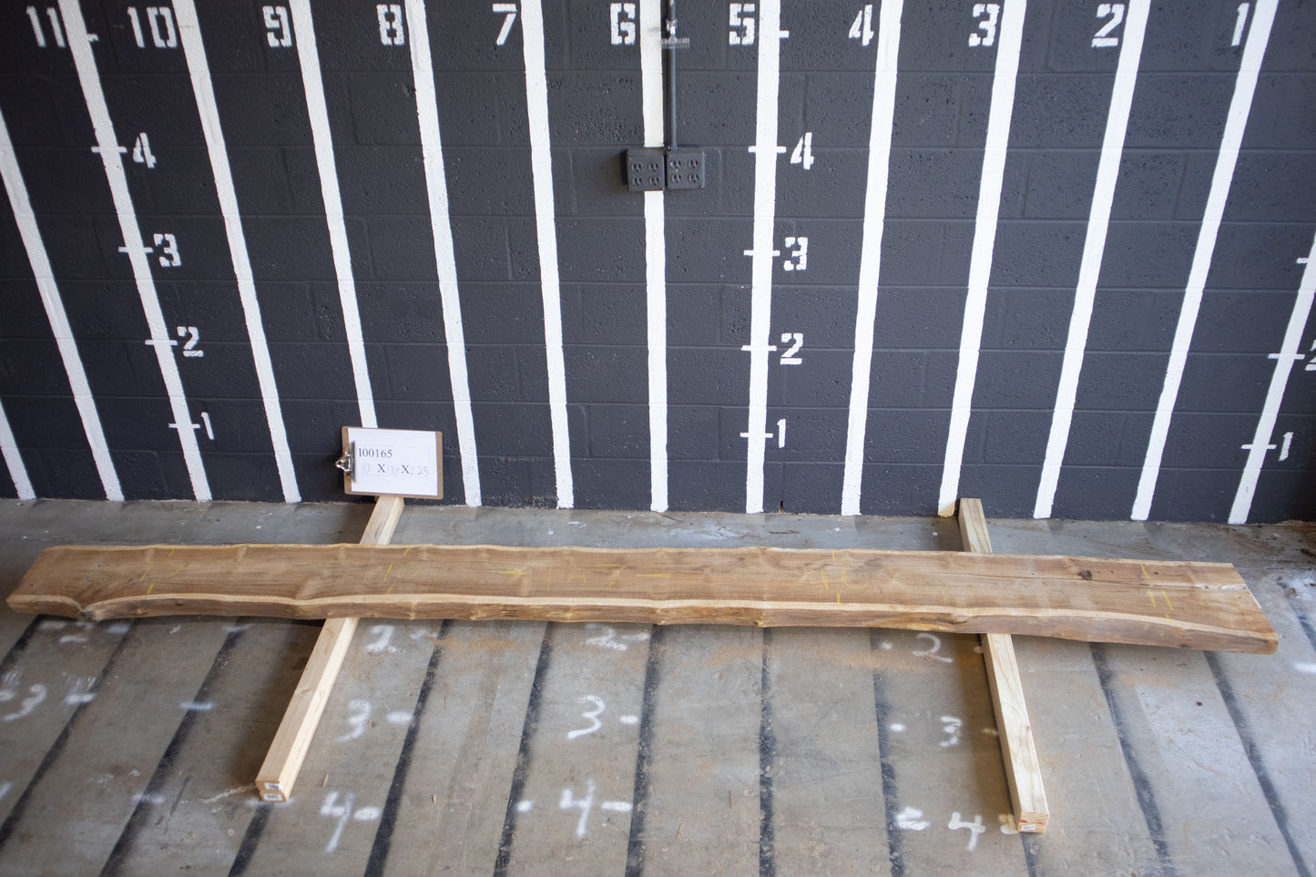 Laurel <br> 137" x 10" x 2.25" <br> I00165