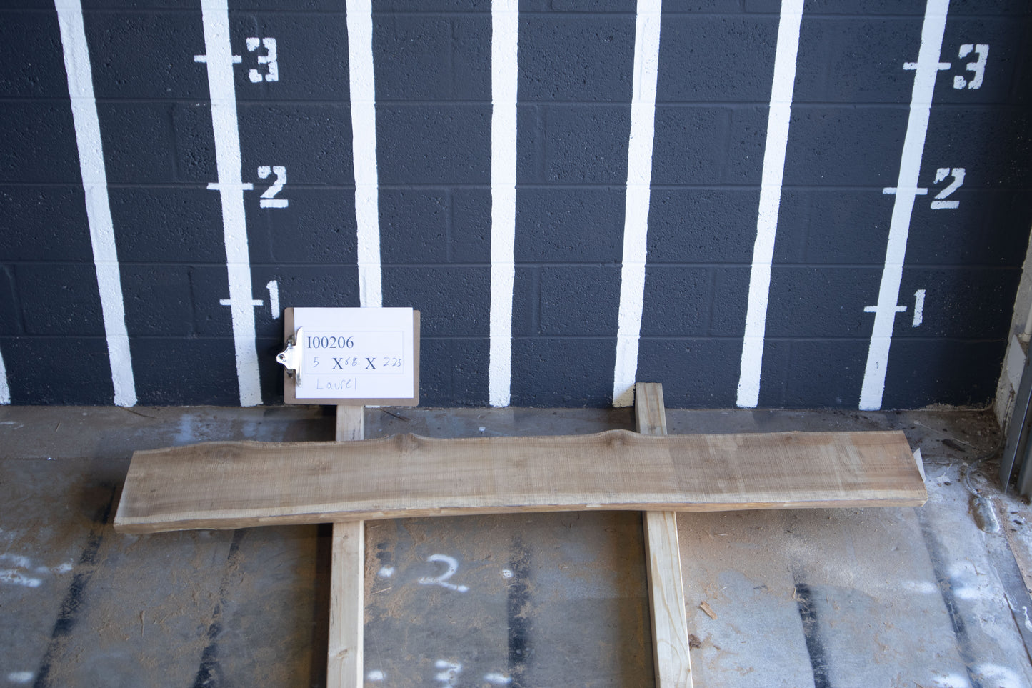 Laurel <br> 68" x 5" x 2.25" <br> I00206