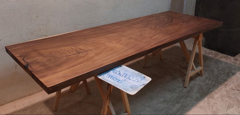 Table <br> Monkey Pod <br> 110'' X 40.5'' X 2.25'' <br> LEP200