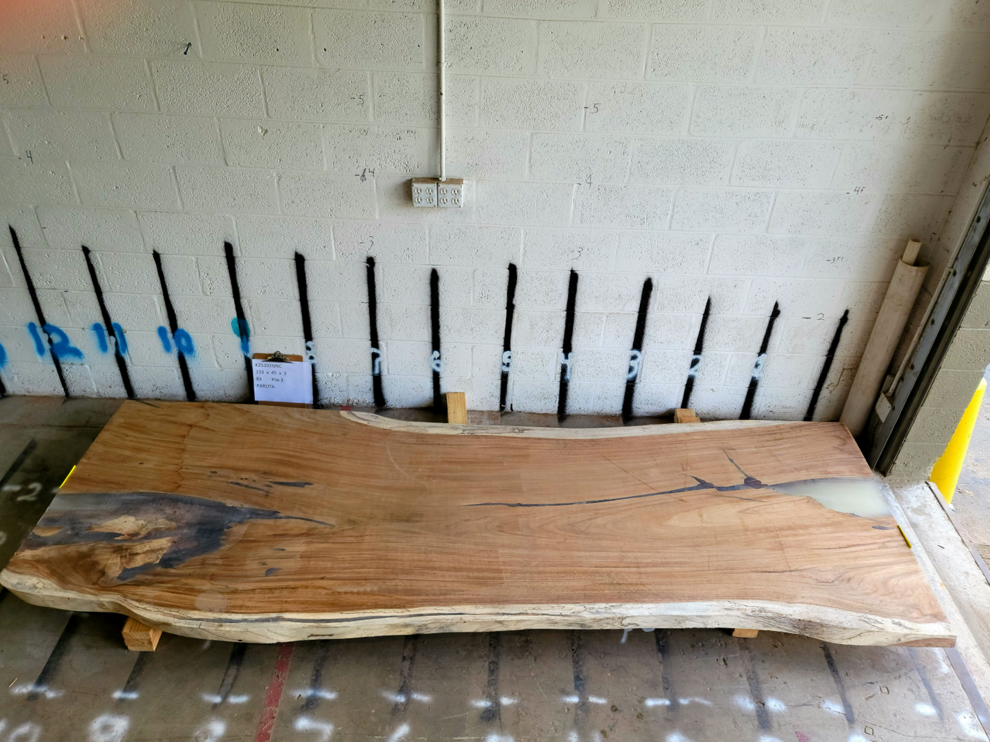 8/4 Parota <br> 133" x 45" x 2" <br> K25102GNC