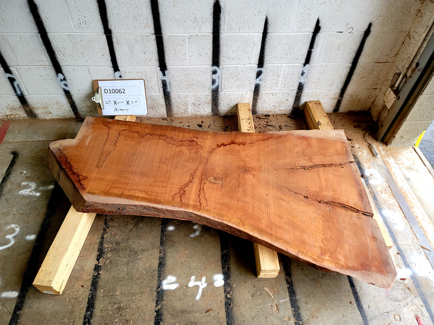 10/4 Mahogany <br> 69" x 25-39" x 2.5" <br> D10062