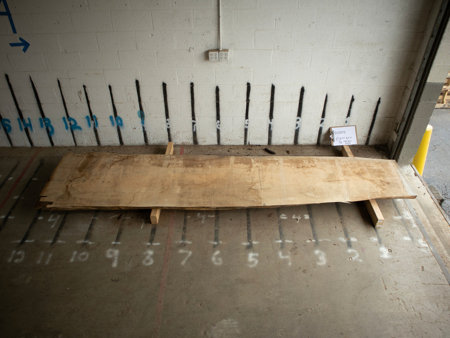 10/4 Ambrosia Maple <br> 27" x 147" x 2.5" <br> D10075