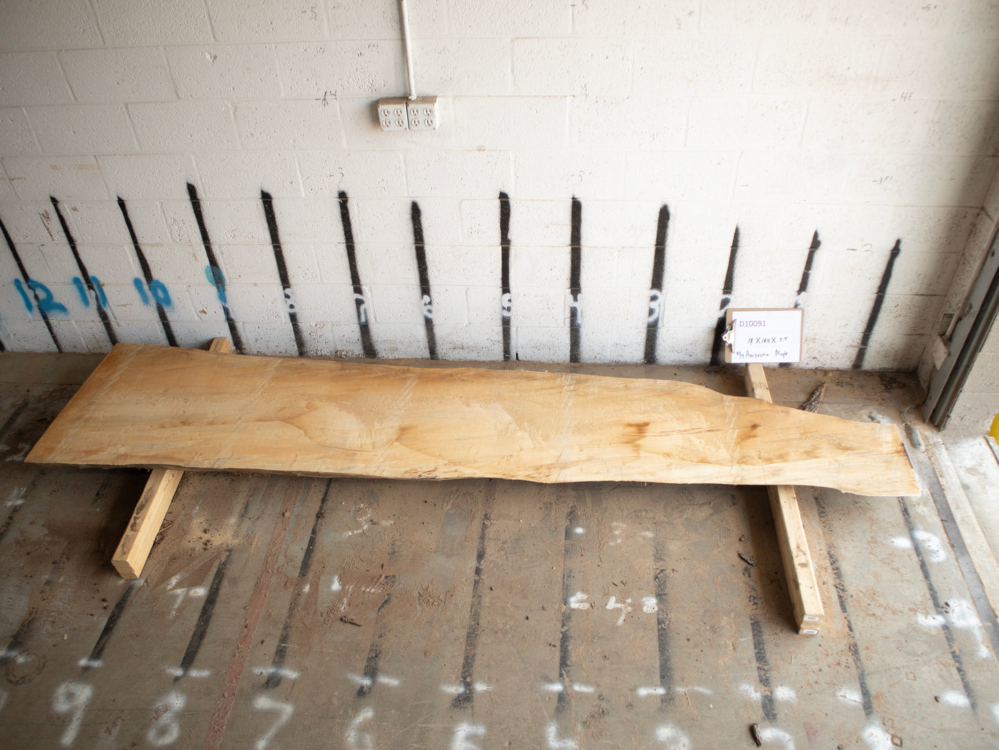 10/4 Ambrosia Maple <br> 17" x 128" x 2.5" <br> D10091